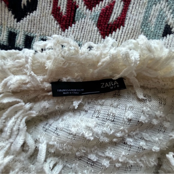 Zara feather effect cream long sleeve sweater size medium - Picture 8 of 9